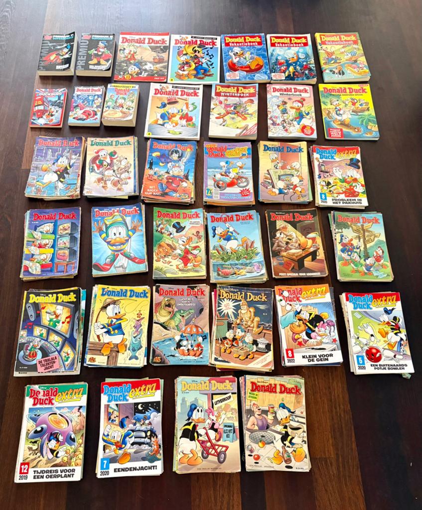 220 Donald Ducks + 14 pockets/speciale boeken, Boeken, Strips | Comics, Meerdere comics, Ophalen of Verzenden, Zo goed als nieuw