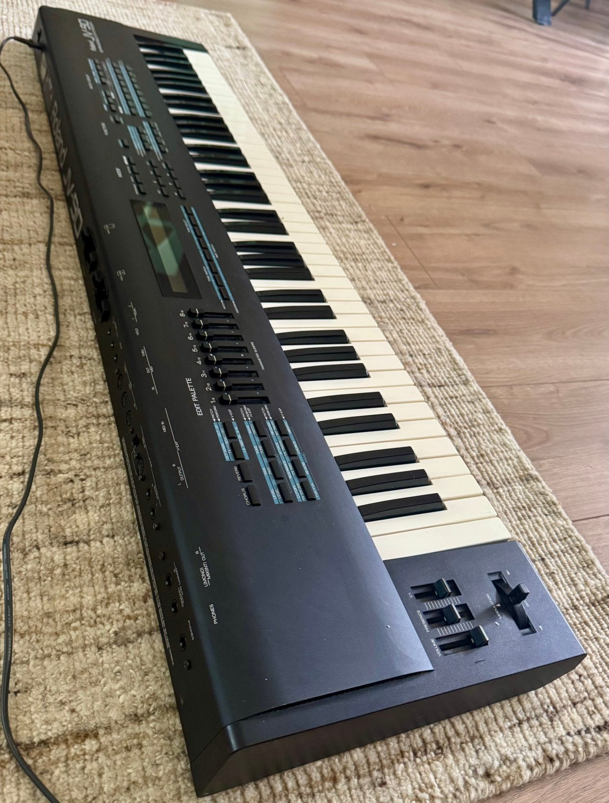 Roland JV90 expandable synthesizer, Ophalen, Gebruikt, Roland, Met midi-aansluiting