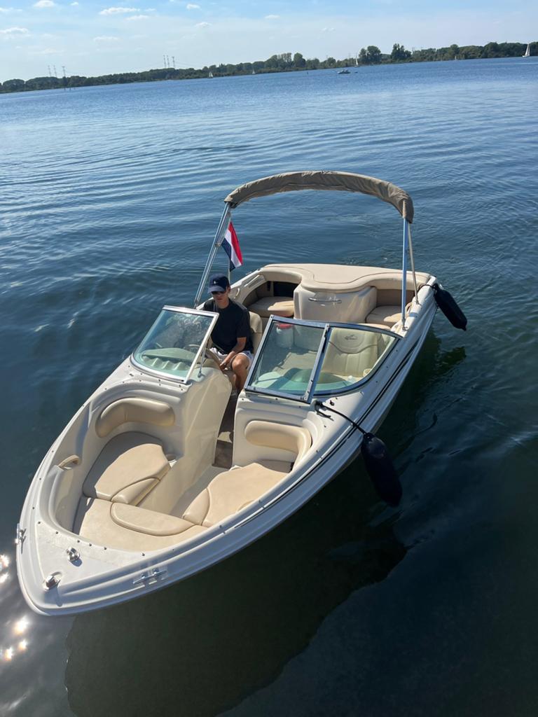 Sea Ray 180BR - 3.0 Mercruiser - Incl Trailer, Ophalen, Binnenboordmotor, 120 tot 200 pk, Zo goed als nieuw