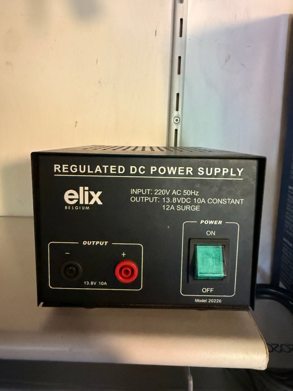 Elix Gereguleerde DC Voeding 13.8V 10A (Model 20226), Verzenden, Gebruikt