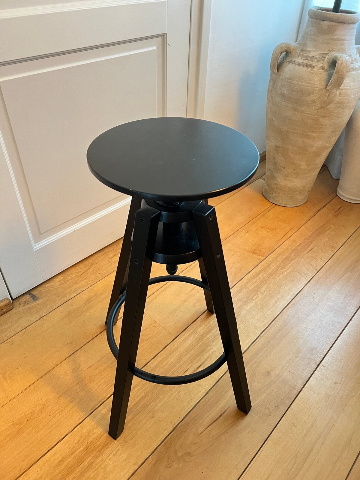 Ikea Dalfred verstelbare draaikruk - Zwart, Ophalen, In hoogte verstelbaar, Gebruikt, Hout