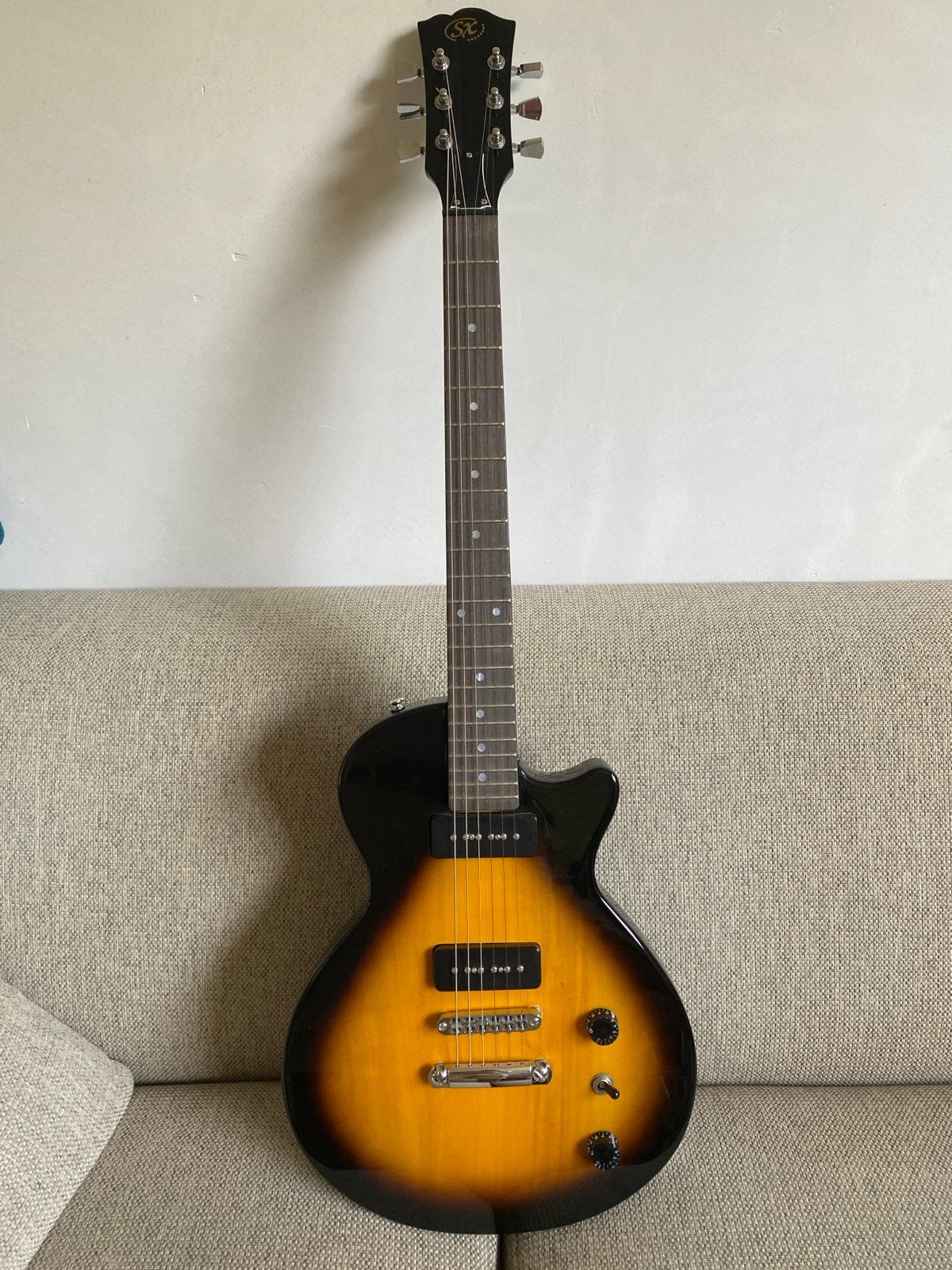 SX Les Paul P90 zwart / sunburst als nieuw, Muziek en Instrumenten, Ophalen of Verzenden, Zo goed als nieuw, Solid body, Overige merken