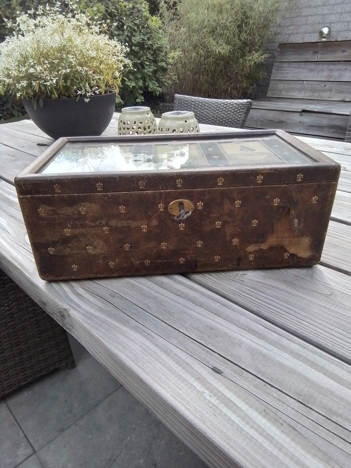 Antieke houten doos met glazen deksel en sleutel, Antiek en Kunst, Ophalen