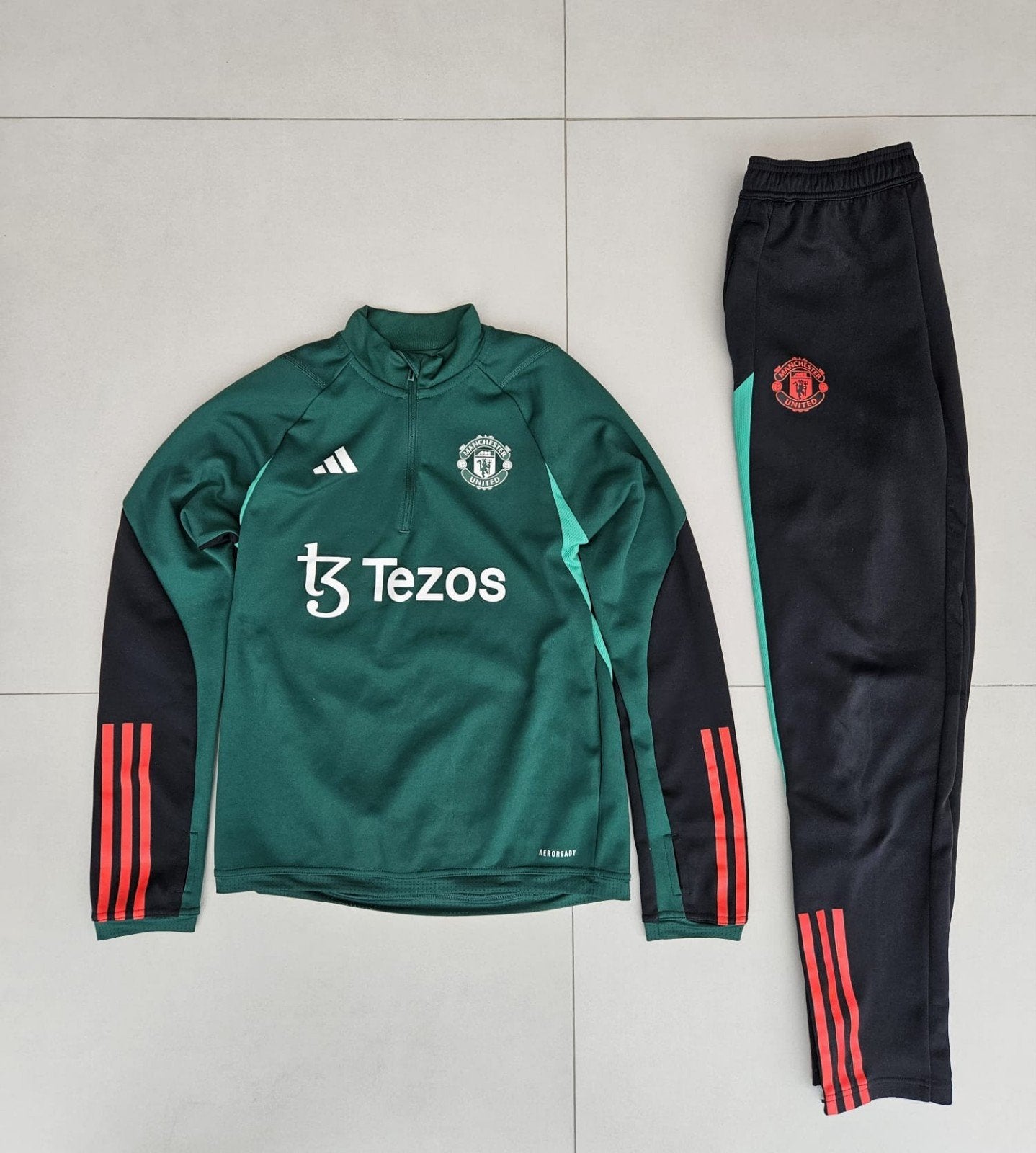 Adidas Manchester United Tiro 23 Trainingspak Groen Maat XL, Verzenden, Maat 56/58 (XL), Zo goed als nieuw, Adidas
