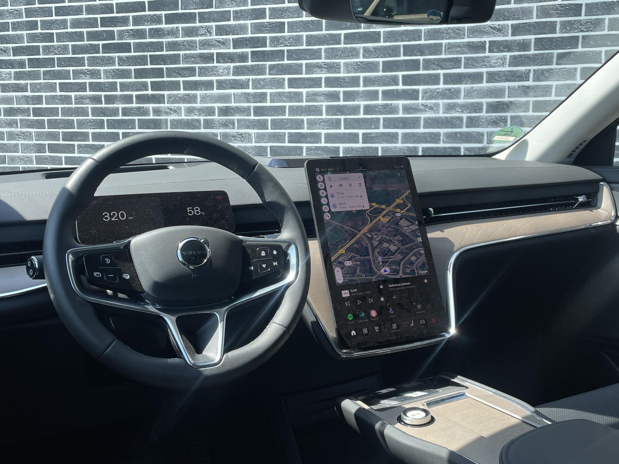 Volvo EX90 Twin Motor Plus 7p. 111 kWh | Pilot Assist pack|, Auto's, Volvo, Gebruikt, Lichtsensor, 585 km, 7 stoelen