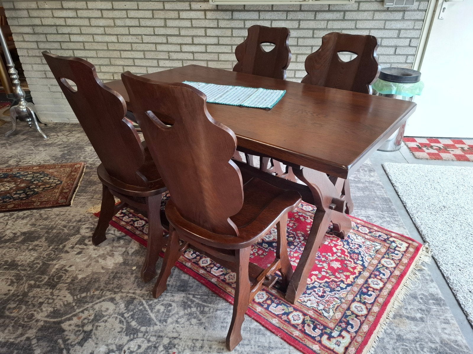 Mooie complete vintage eettafel + 4 stoelen massief eiken., Ophalen