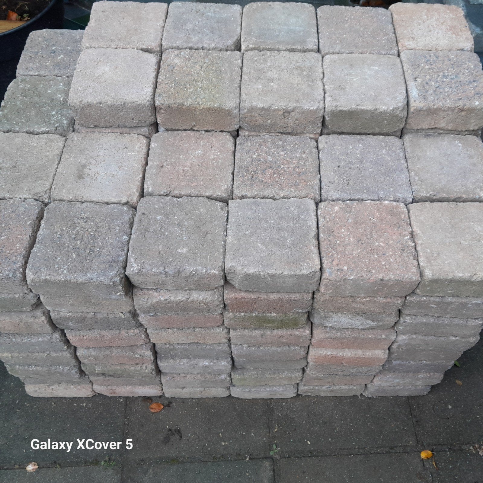 Gratis af halen! 202 Stenen 14×14, Ophalen, Gebruikt, Beton, Terrastegels