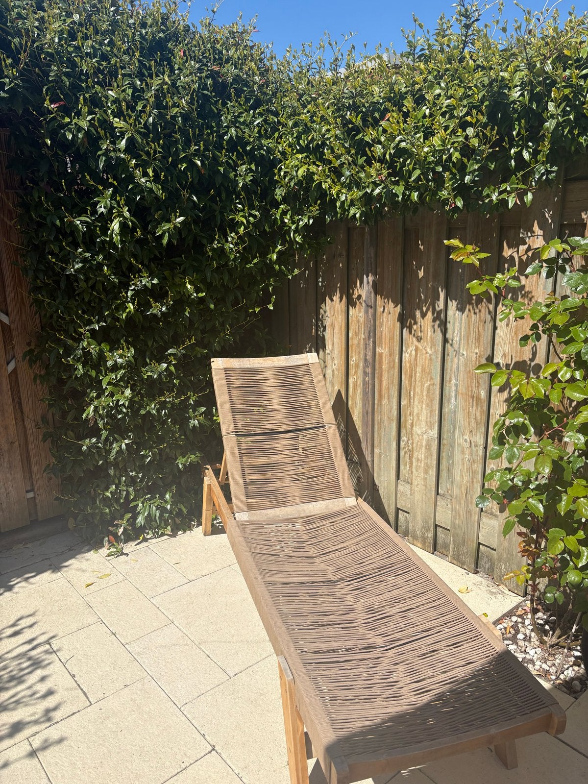 Verstelbare Houten Ligstoel met Gevlochten Zitting, Tuin en Terras, Ophalen, Gebruikt, Teakhout, Verstelbaar