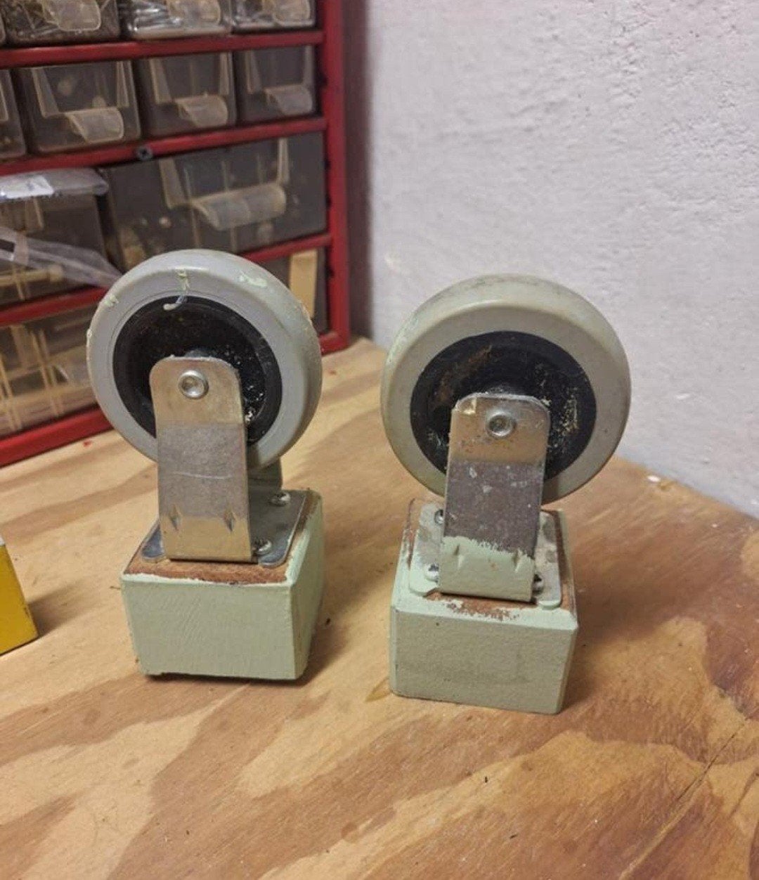 2 wieltjes voor Ikea keukentrolley, Ophalen of Verzenden, Gebruikt