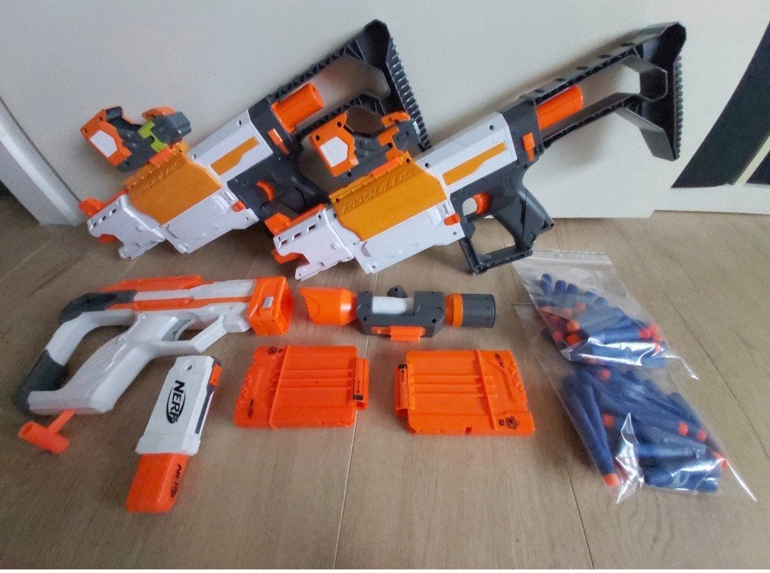 Nerf geweren set met accessoires en pijltjes, Ophalen of Verzenden, Gebruikt, Jongen of Meisje