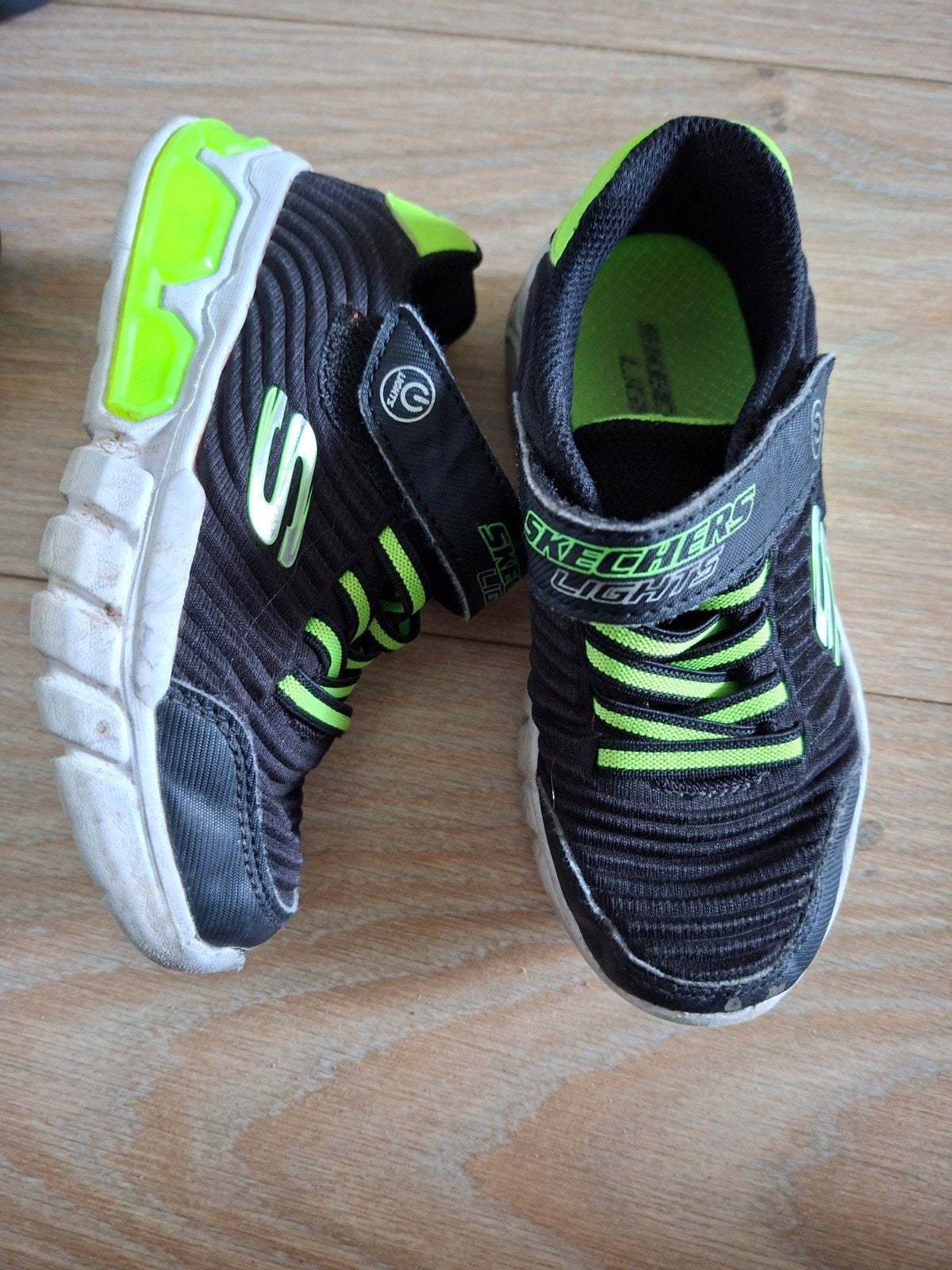 Skechers mt 27 met lichtjes, Ophalen, Gebruikt, Jongen of Meisje, Schoenen