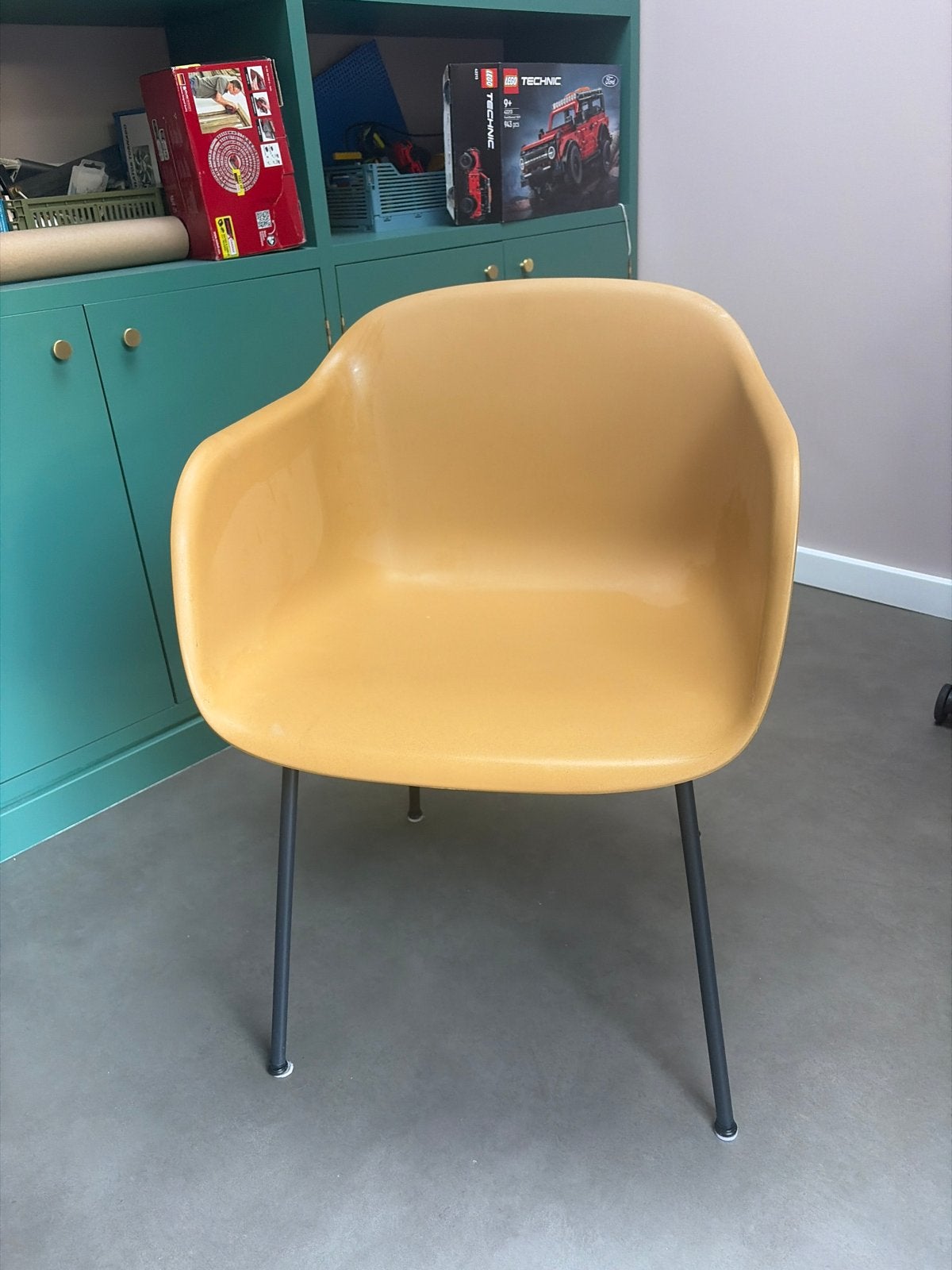 Normann Copenhagen Form kuipstoel - Okergeel, Ophalen, Kunststof, Gebruikt, Overige kleuren