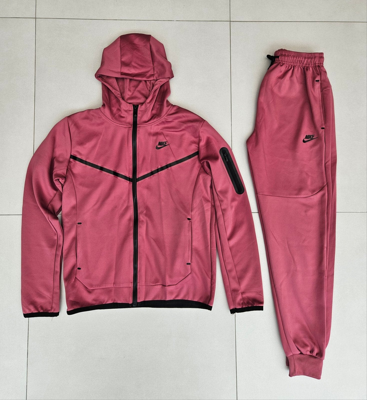 Nike Tech Fleece Trainingspak Roze Volledige Set Maat XL, Verzenden, Nike, Roze, Algemeen