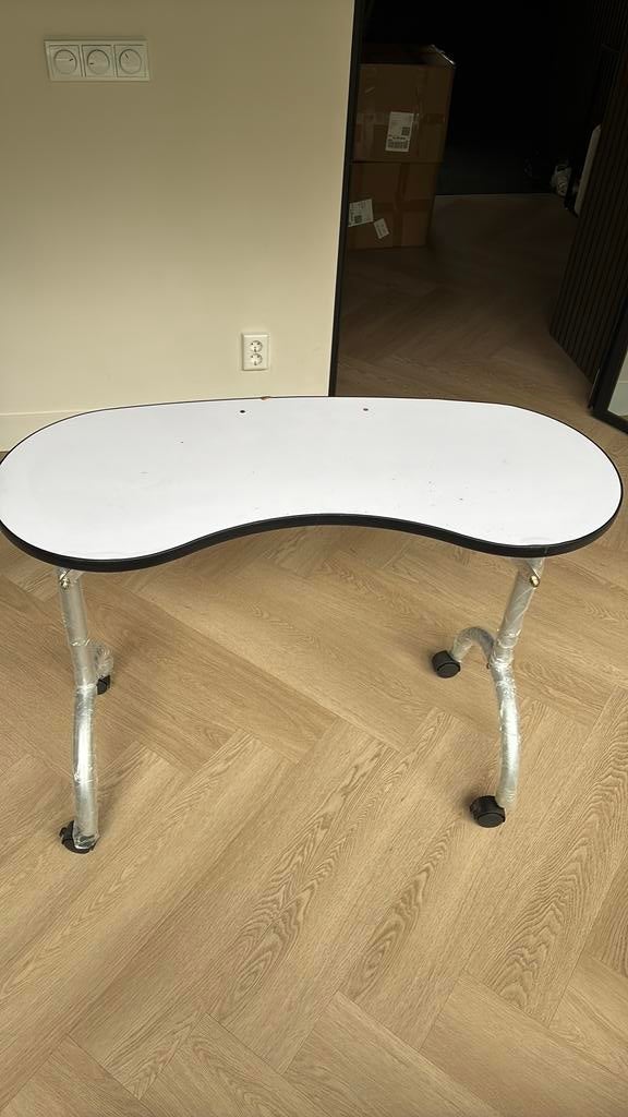 Manicure tafel, Diensten en Vakmensen, Schoonheidsspecialisten | Manicure