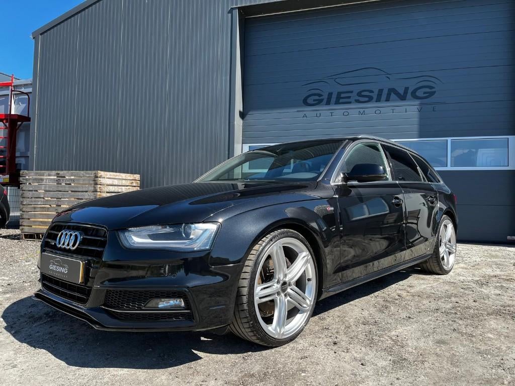 Audi A4 3.0TDI Avant Quattro S-tronic 2013 Zwart 3x S-Line, Auto's, Audi, Automaat, Euro 5, Zwart, A4