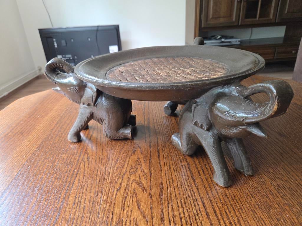 Decoratieve schaal met olifanten, Antiek en Kunst, Ophalen of Verzenden