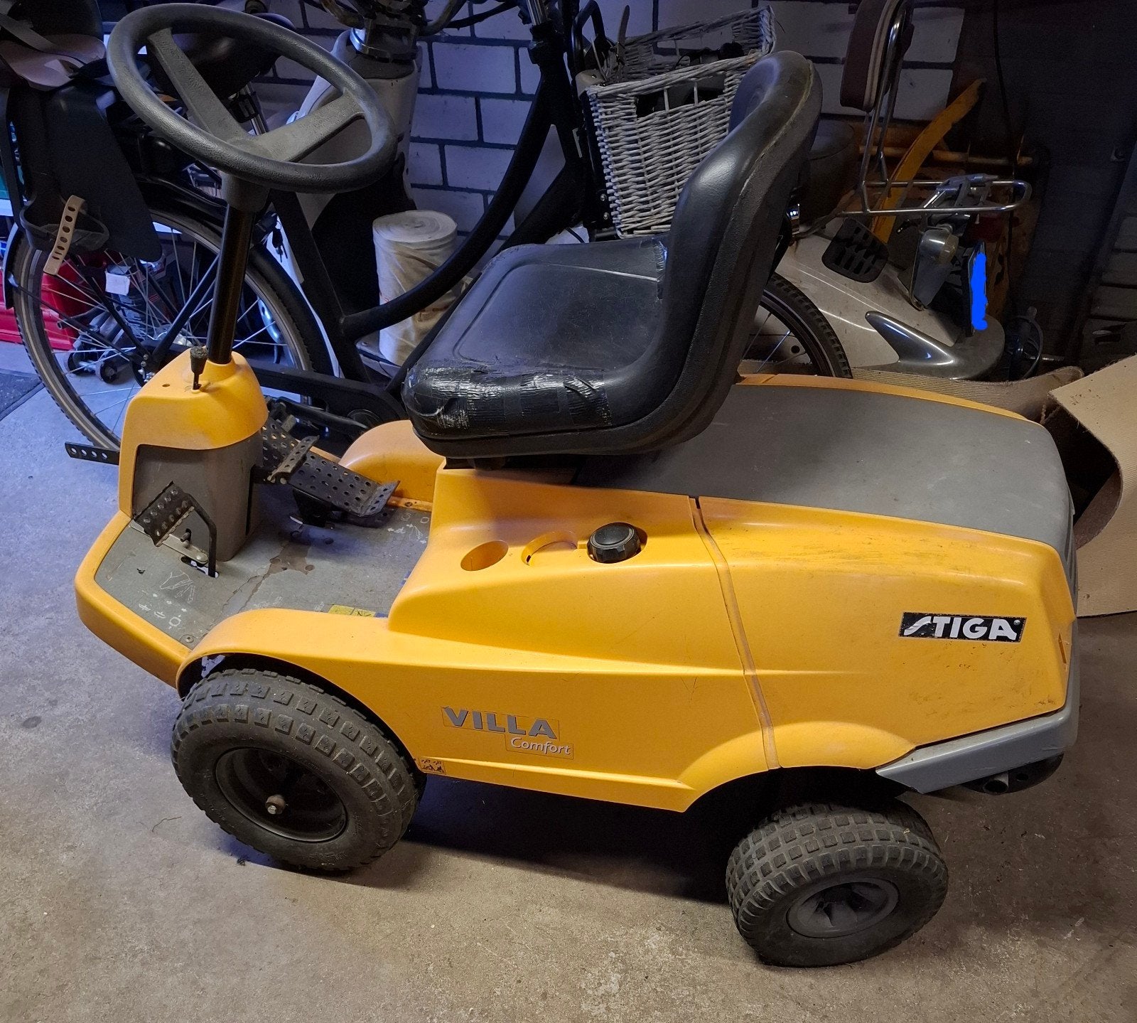 Gebruikte Zitmaaier Stiga Villa Comfort, Ophalen, Gebruikt, Mulchfunctie, Minder dan 90 cm