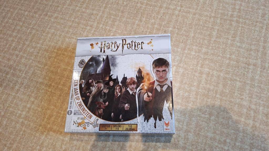 Harry Potter Een Jaar Op Zweinstein Bordspel, Hobby en Vrije tijd, Gezelschapsspellen | Bordspellen, Vijf spelers of meer, Ophalen of Verzenden