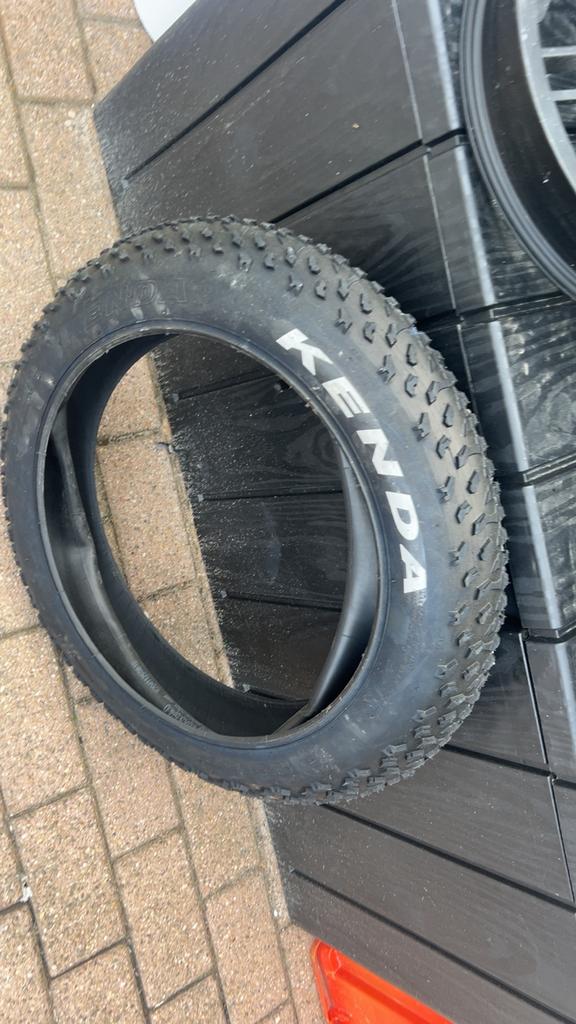 Fatbike banden en velgen, Ophalen, Zo goed als nieuw