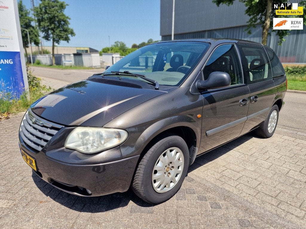 Chrysler Voyager 2.4i SE Luxe, APK, Nap, MOTOR STORING Inrui, Auto's, Chrysler, Voorwielaandrijving, 450 kg, Gebruikt, Metallic lak