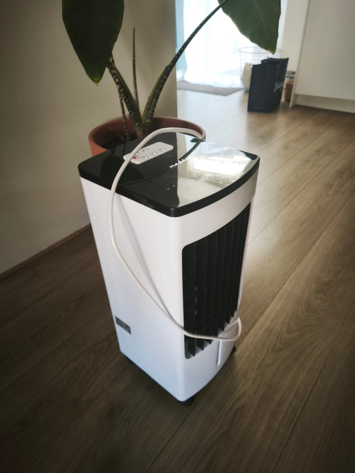 Ventilator met waterreservoir en 2 vrieskoelelementen, Ophalen, Torenventilator