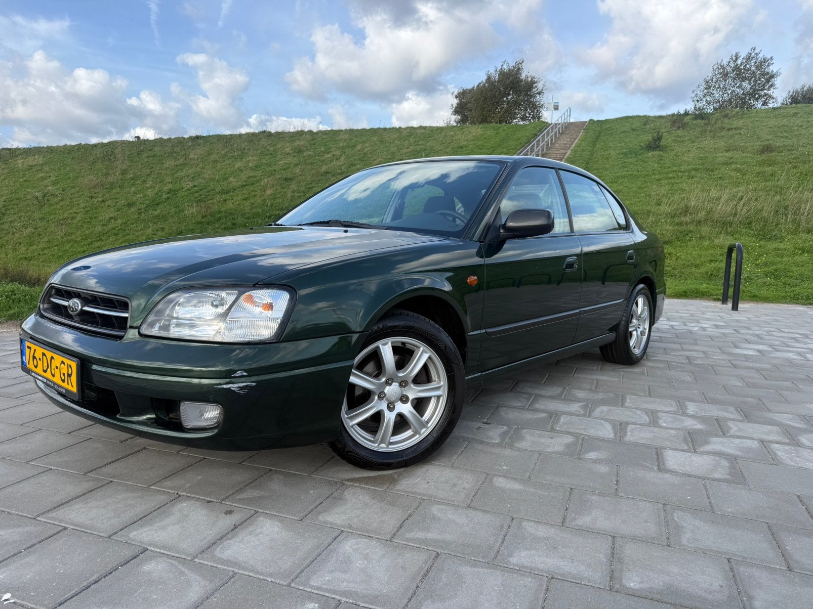 Subaru Legacy 2.0 GL AUTOMAAT AWD 4X4. DEALER AUTO LAGE KM, Legacy, Vierwielaandrijving, Particulier, Sedan