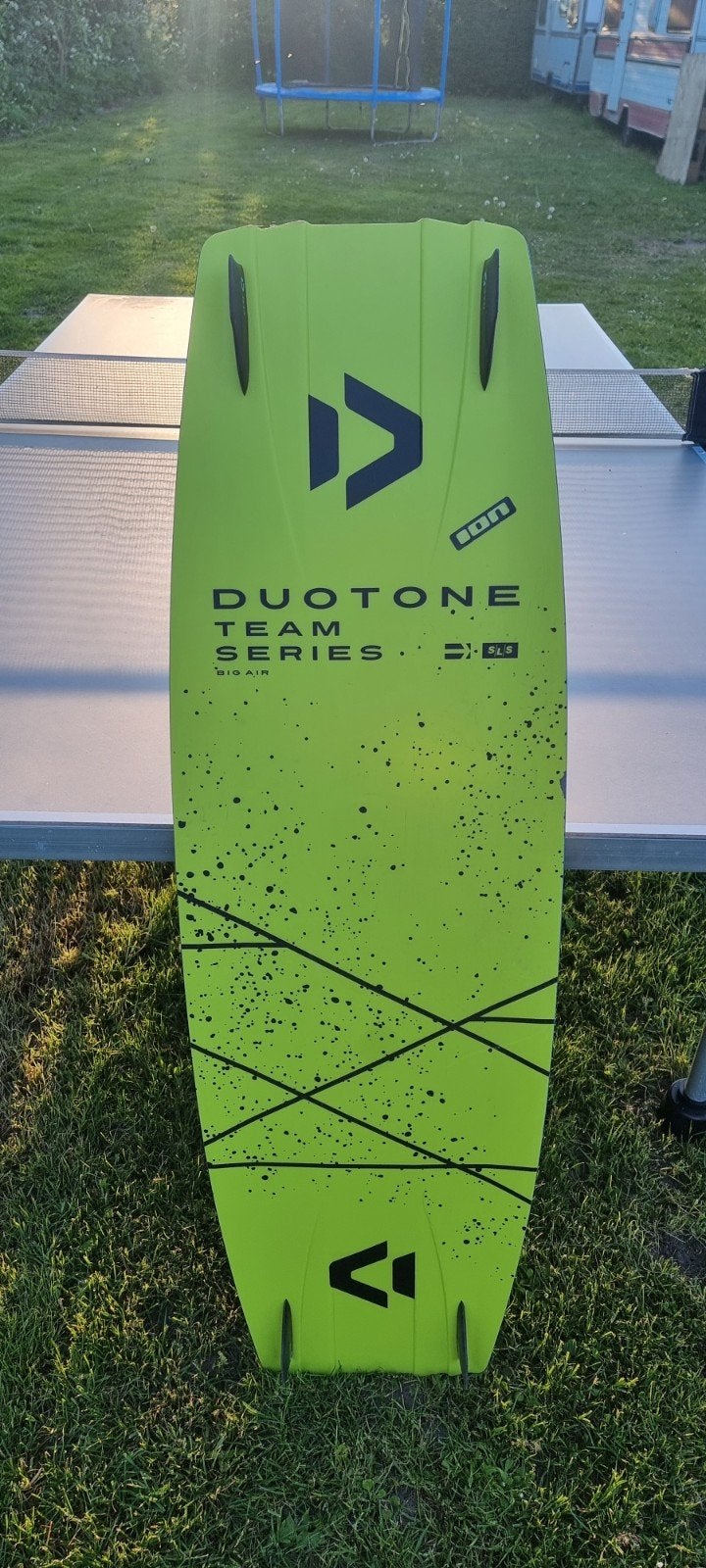 Duotone TS BigAir 136 + Entity bindingen, Watersport en Boten, Kitesurfen, Twintip, Kiteboard, Ophalen of Verzenden, Zo goed als nieuw
