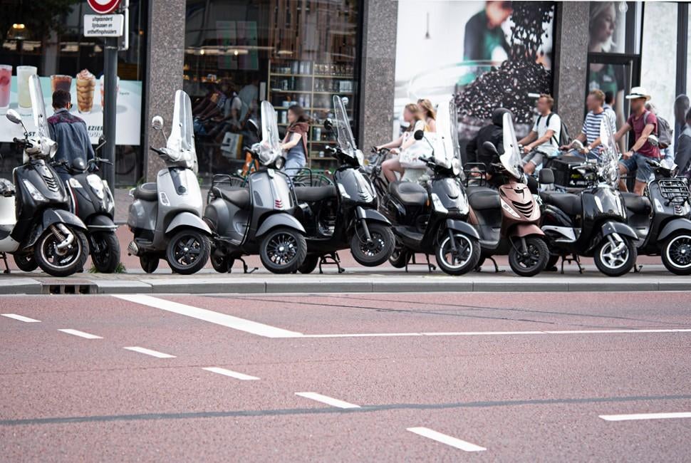 GEZOCHT: Defecte scooters, Tomos of schakelbrommers, Fietsen en Brommers, Brommers | Tomos, Ophalen of Verzenden, Gebruikt, 50 cc