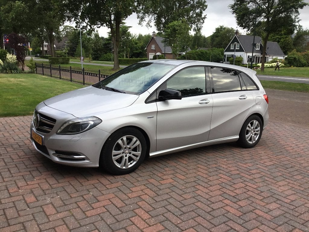 Mercedes B Klasse 180 CDI Bj 2012 Km stand 143187 Automaat, Auto's, Mercedes-Benz, Automaat, Zwart, Diesel, Particulier