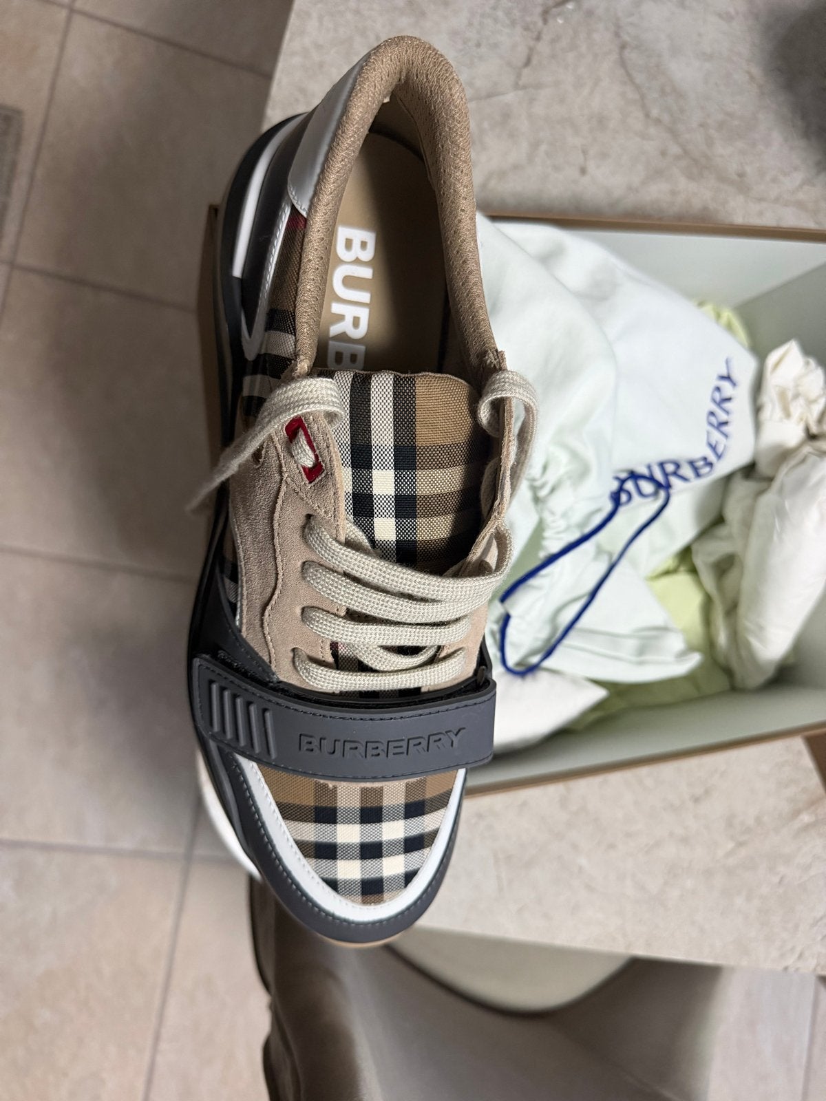 Burberry sneakers maat 44, Ophalen of Verzenden, Nieuw, Overige kleuren, Sneakers of Gympen