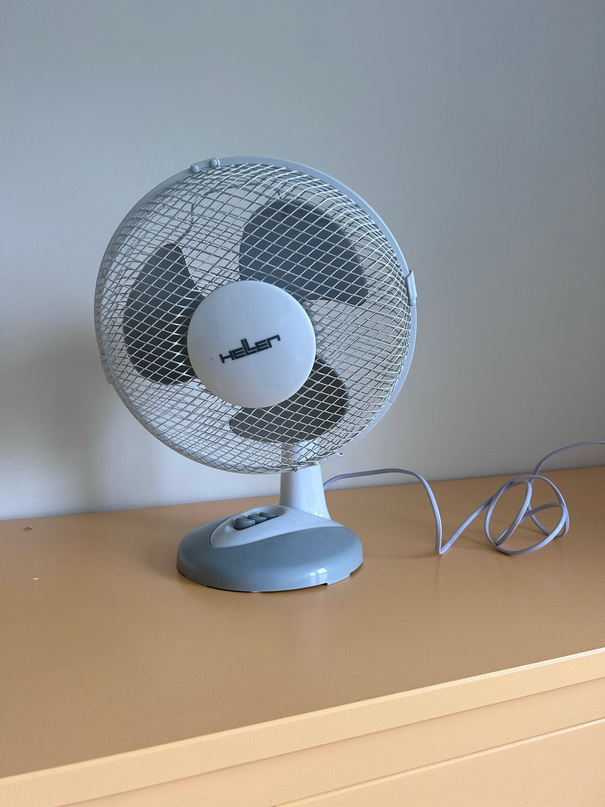 Heller Tafelventilator