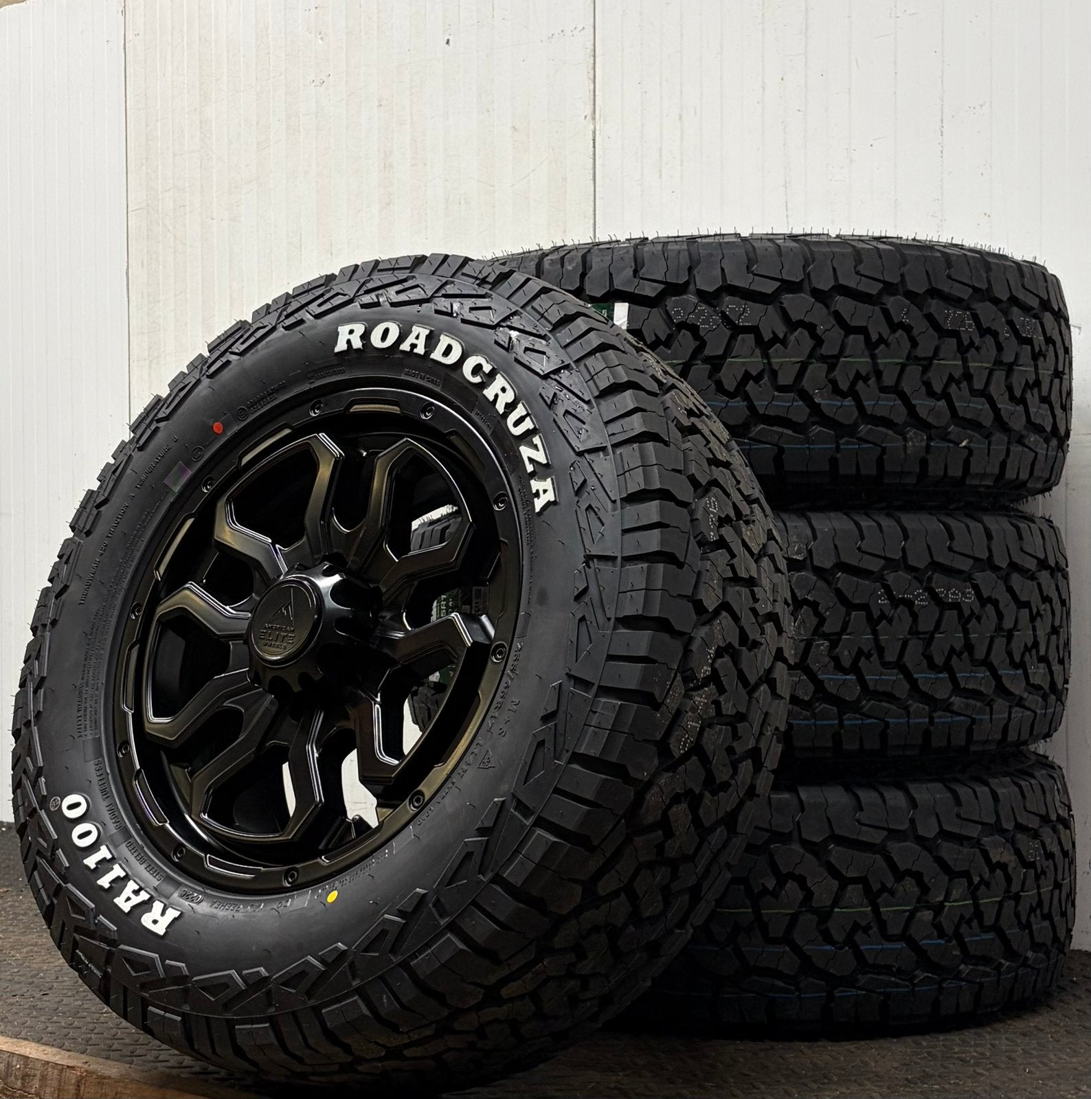 Mercedes Sprinter offroad / All Terrain / All season set 17”, Bestelwagen, 255 mm, Banden en Velgen, Nieuw