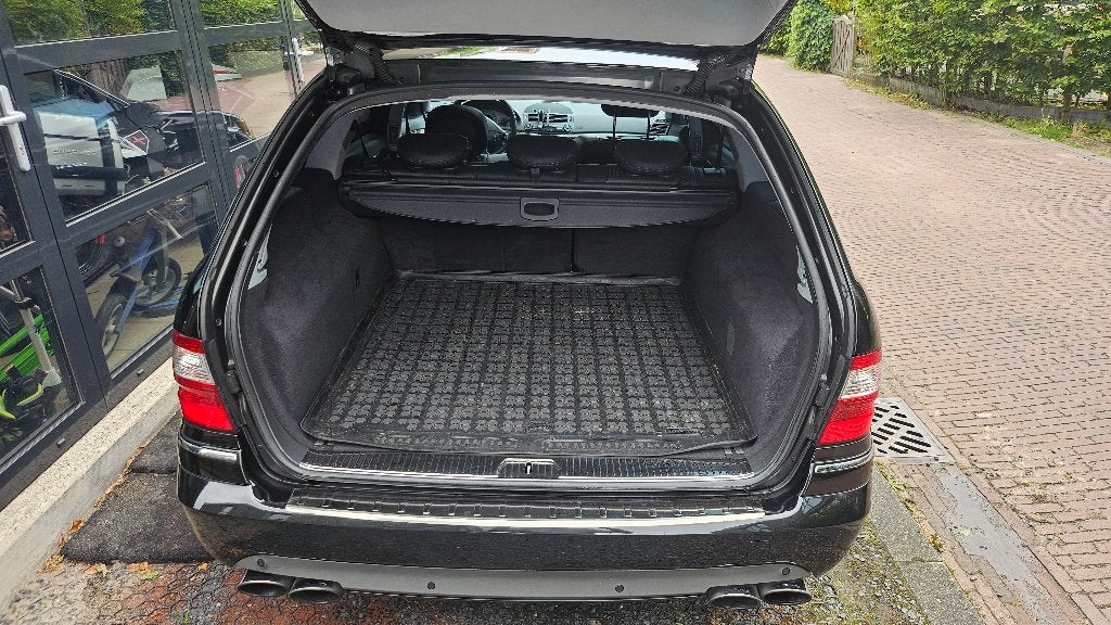 Foto 17 van Mercedes-Benz E55 AMG Estate (S211) | prijs aangepast |