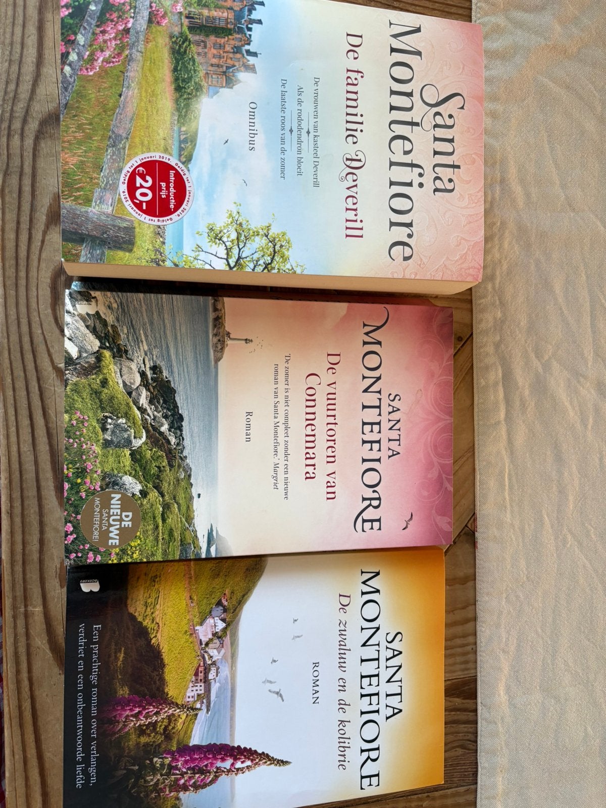 6 boeken van Santa Montefiore, 2,50 p.st, alle 6 voor 10,-, Boeken, Chicklit, Ophalen, Gelezen