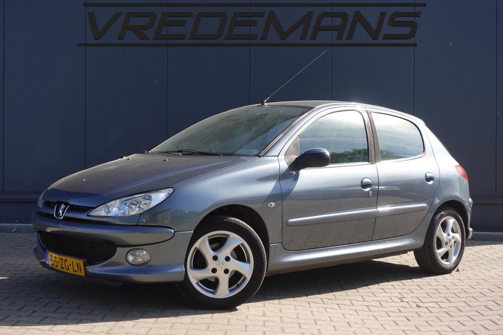 Peugeot 206 1.4 Forever (Nieuwe distributieset!), Voorwielaandrijving, Stof, 31 €/maand, 4 cilinders
