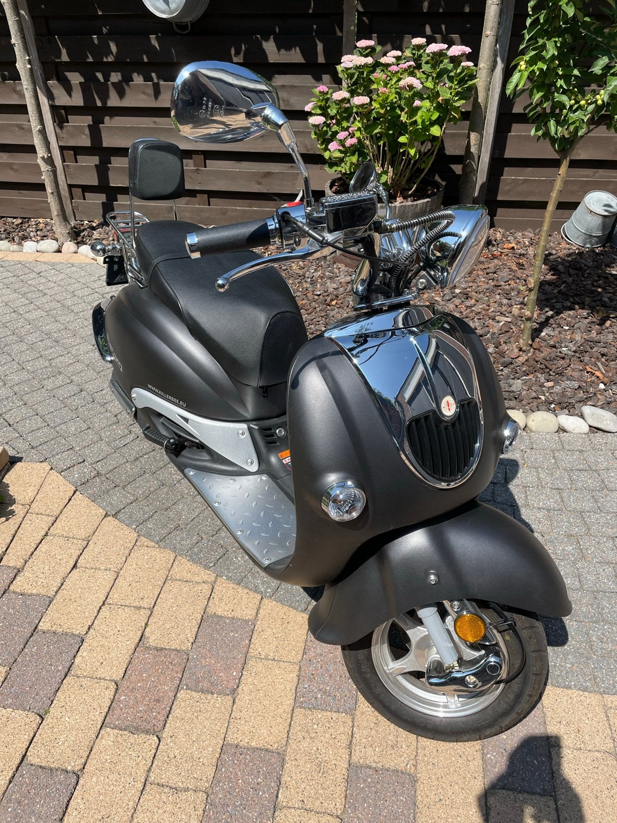 Zwarte Scooter met Chromen Details - Zo goed als nieuw, Overige merken, Ophalen of Verzenden, Zo goed als nieuw, Benzine
