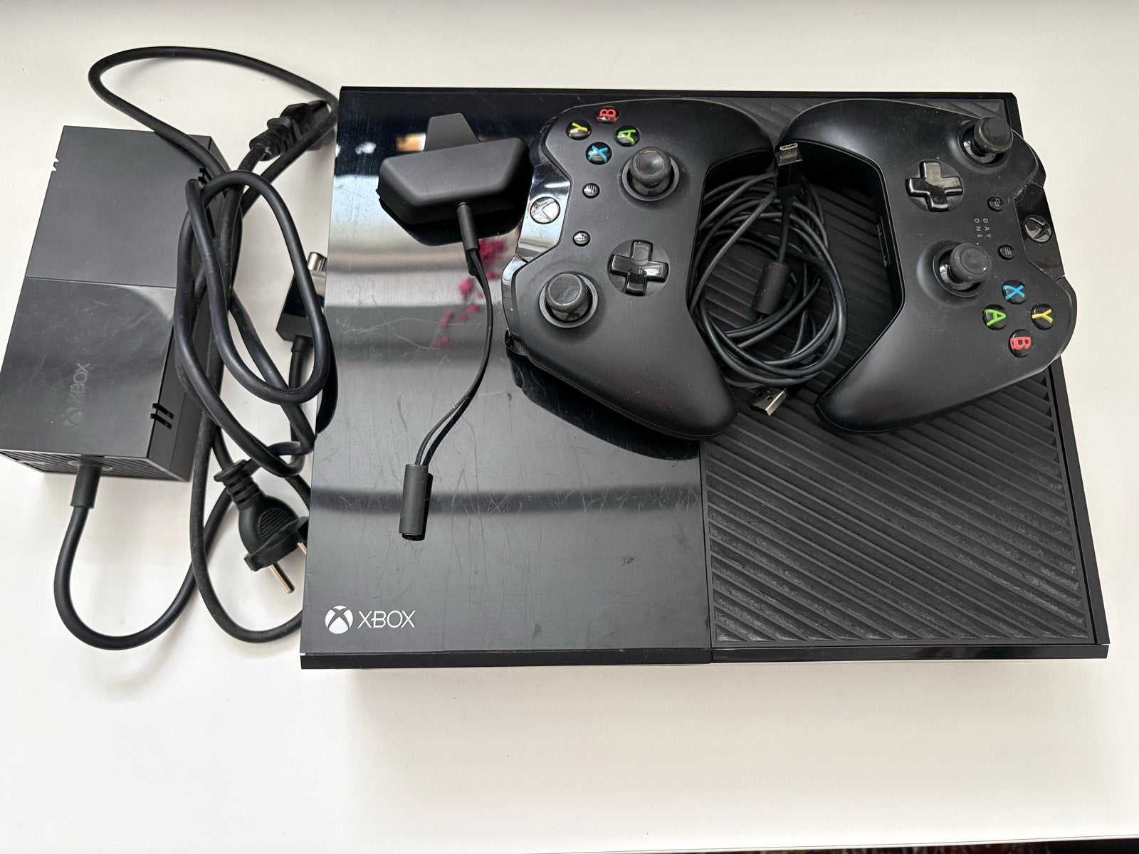 Xbox One met 2 controllers en 10 games, Spelcomputers en Games, Spelcomputers | Xbox One, Ophalen, Xbox One, Met 2 controllers
