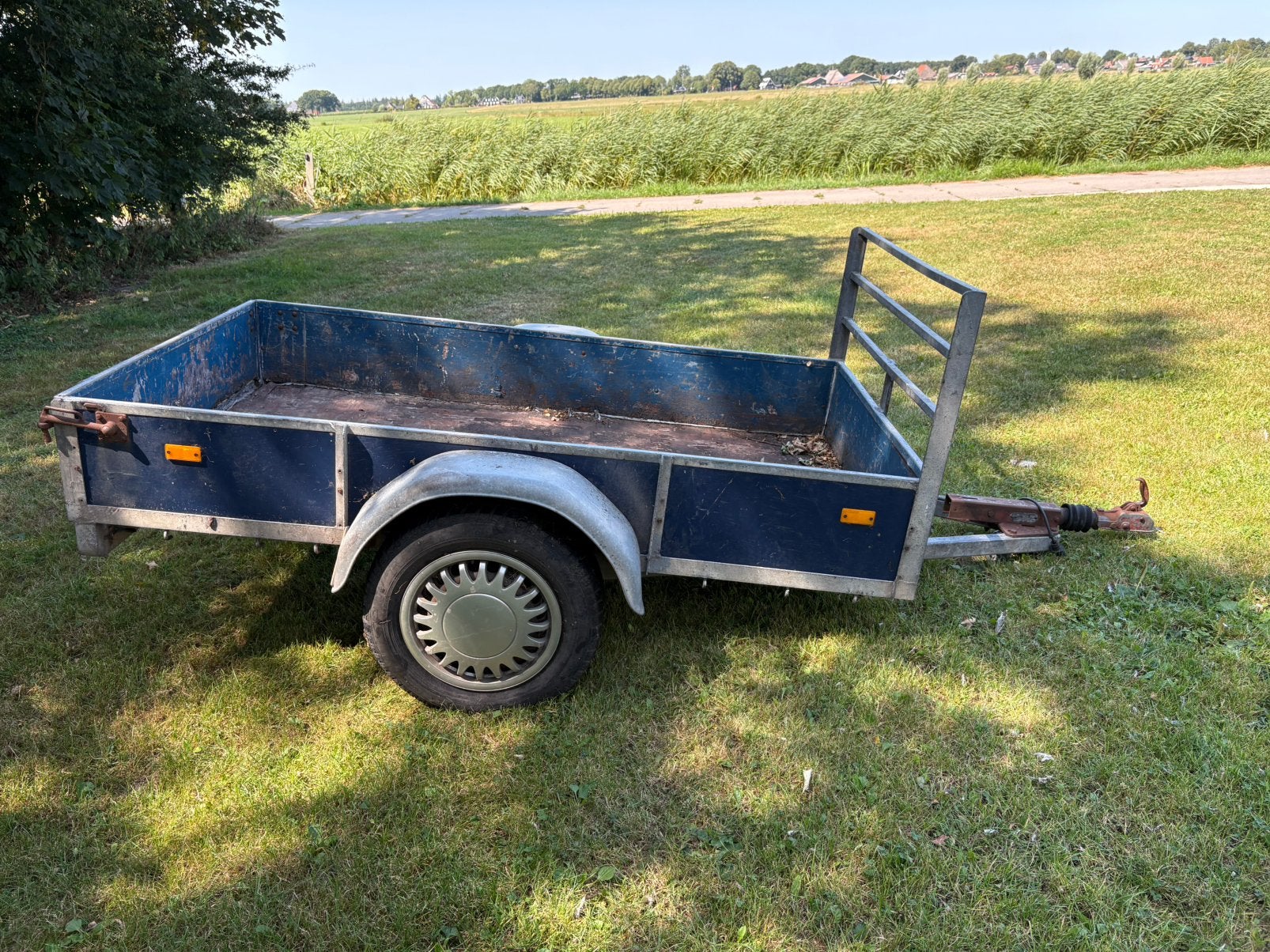 Aanhangwagen, Ophalen, Zo goed als nieuw