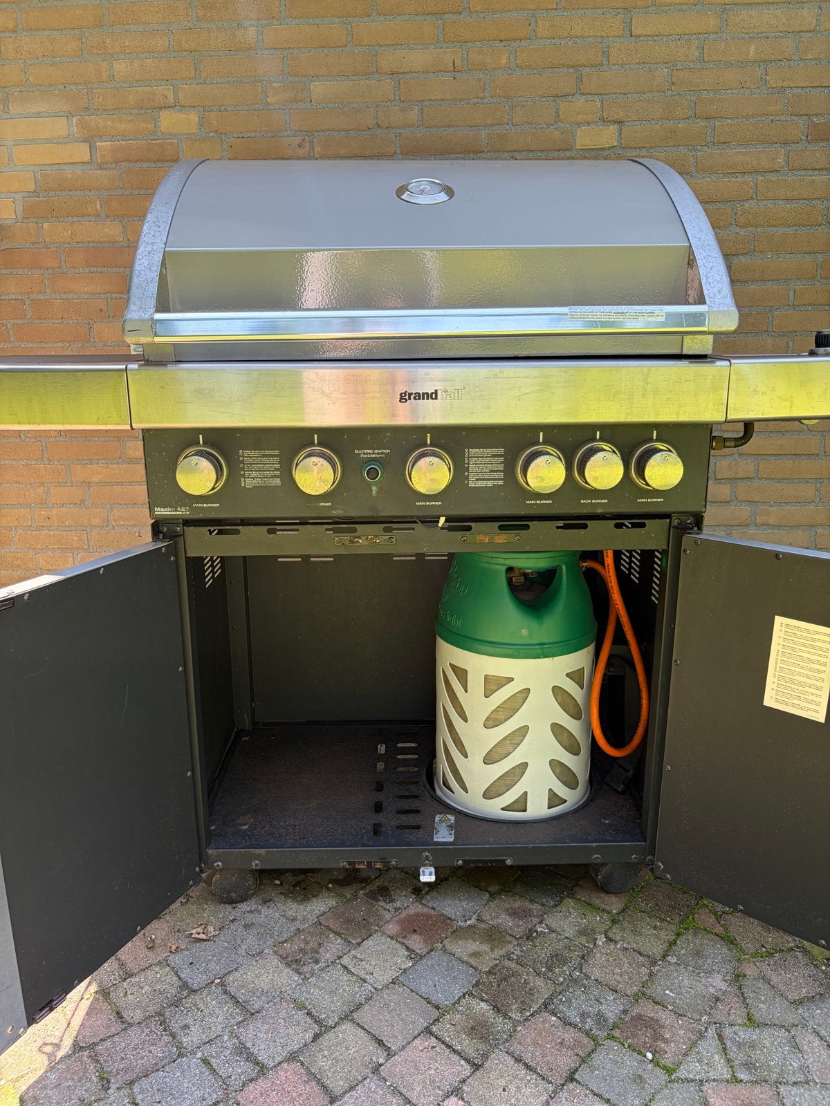 Grandhall Maxim 427 Gasbarbecue + Gasfles + Zijbrander, Ophalen, Gebruikt