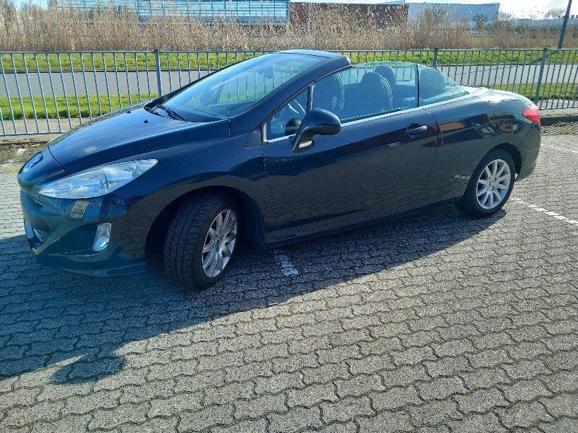 Cabrio liefhebber opgelet Peugeot 308 cc met nieuwe APK, Auto's, Peugeot, Voorwielaandrijving, 4 cilinders, Cabriolet, 4 stoelen
