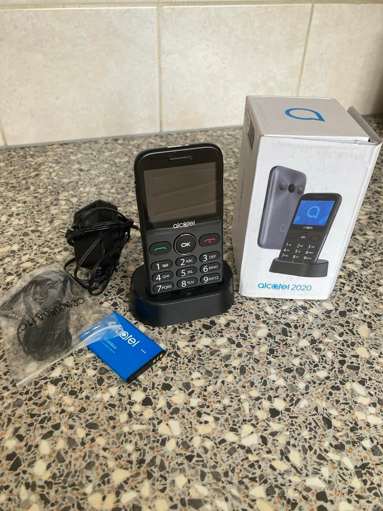 Alcatel 2020 senioren telefoon met oplaadstation, Ophalen of Verzenden, Klassiek of Candybar, Zonder simlock, Zonder abonnement