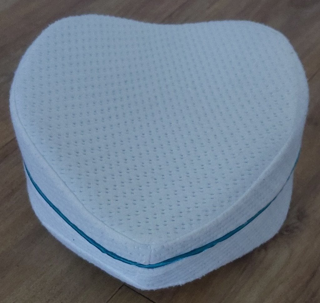Kniekussen  /  Kussen knie  / Bed  Orthopedisch  (z.g.a.n.), Ophalen of Verzenden, Zo goed als nieuw, Overige typen