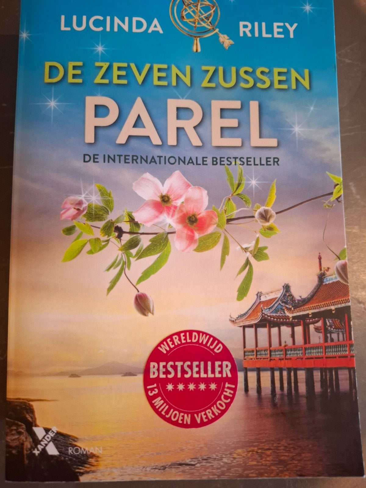 Lucinda Riley - Parel Nieuw, Ophalen of Verzenden, Zo goed als nieuw, Lucinda Riley