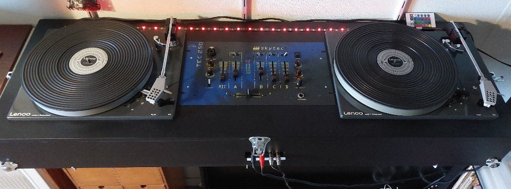 DJ set met 2 X Lenco B52