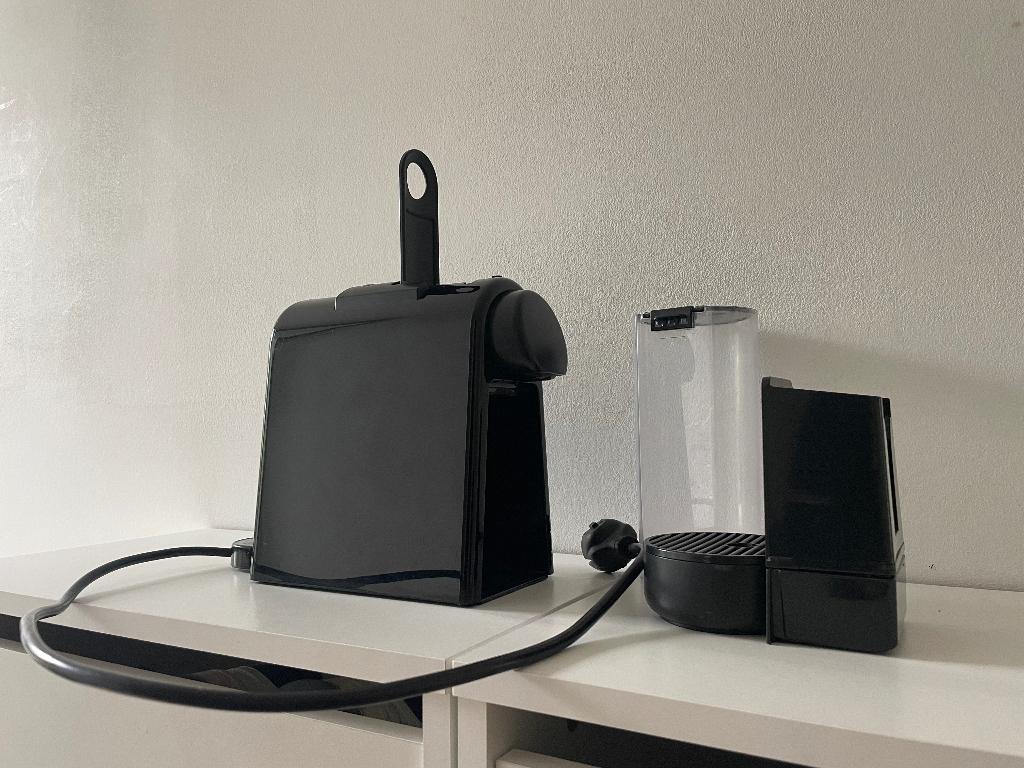 Nespresso Magimix Essenza mini zwart - reparatie nodig, Espresso apparaat, Ophalen of Verzenden, 1 kopje, Niet werkend