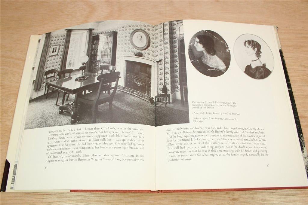 De Brontës en Hun Wereld — Phyllis Bentley, Ophalen of Verzenden, Gelezen