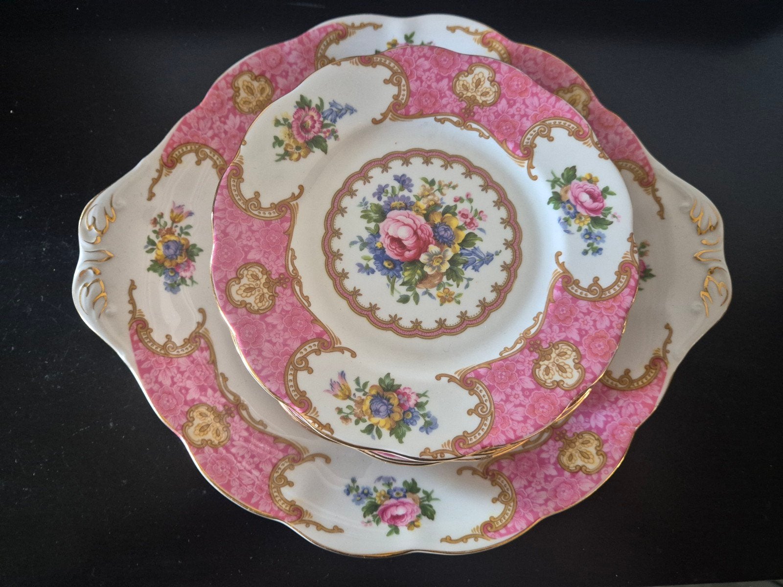 Lady Carlyle royal albert porselein, Ophalen of Verzenden, Zo goed als nieuw, Porselein, Bord of Schaal