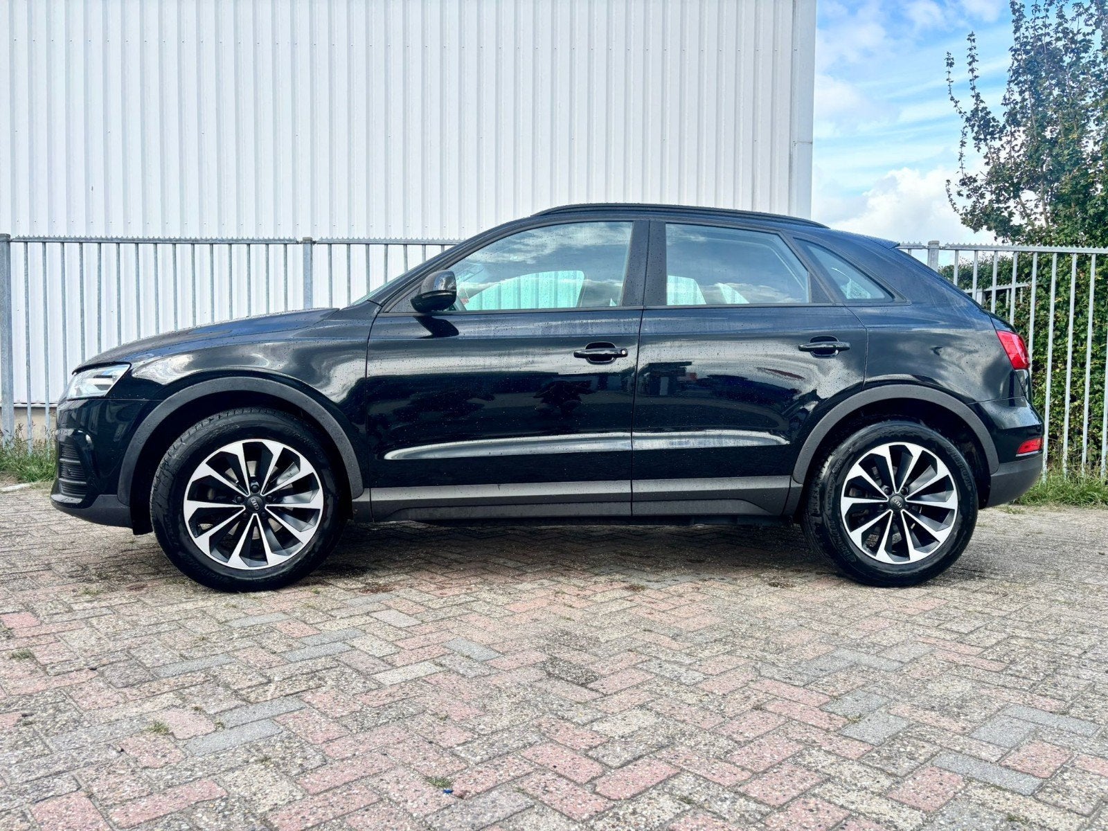 Audi Q3 1.4 Tfsi CoD 150PK Ultra 2017 Zwart, Auto's, 730 kg, 1800 kg, 4 cilinders, Zwart