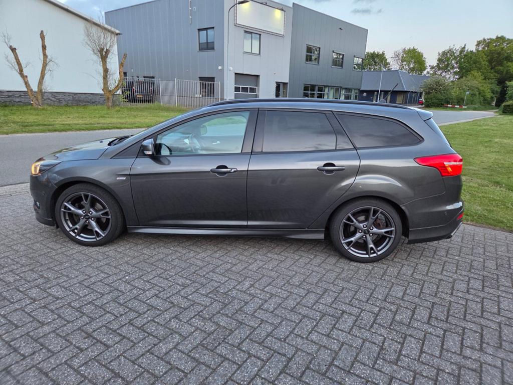 Ford Focus 1.5 ST-LINE station wagon MetallicGrey vol opties, Auto's, Ford, Particulier, Focus, Airbags, Airconditioning, Android Auto