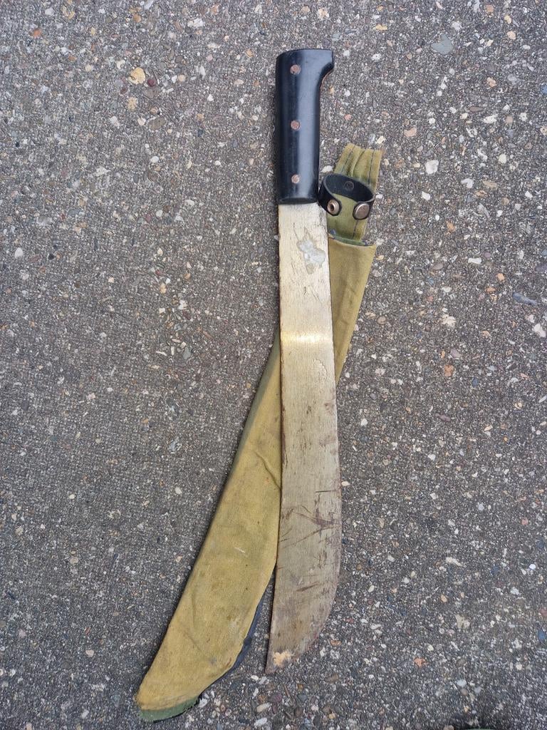 Duitse Wehrmacht veldfles met beker,gasmasker, schop ,mes, Verzamelen, Eu, Eu, Ophalen of Verzenden, Duitsland